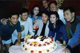 90年，吴思远对周星驰说：你拍完这个戏，就会变成“超级巨星”图片