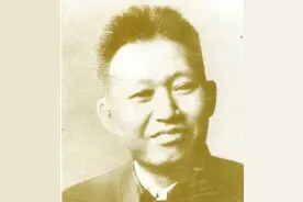 他早期地位比元帅还高，曾反对撤销博古指挥权，后来怎么样了？图片