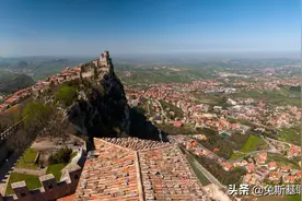 世界上仅有的3个国中国，两个富得流油，一个穷得揭不开锅图片