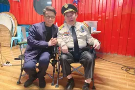 又毁经典？星爷御用配角拍《新逃学威龙》，网民笑：老年人逃学？图片