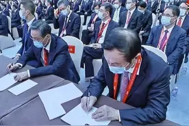 深圳表彰40年40人，马明哲马化腾王卫等上榜，为啥没有任正非图片