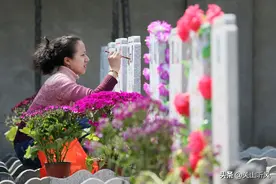 农村俗语“清明上坟禁忌多，祭扫之后三不做”，哪三件事不能做？图片