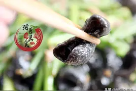 炒木耳时，“噼啪”炸锅真吓人！只需多做1步，木耳不炸锅更好吃图片