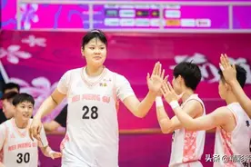 15投12中砍29分16板！在场净胜对手32分，女版奥尼尔统治力太强图片