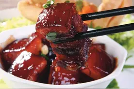 做红烧肉时，有种调料不能放，却总有人错放，难怪肉发柴不好吃图片