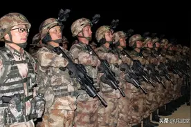 边防又现单兵新装备，全员夜视仪和枪挂榴弹，相当于每人带一门炮图片