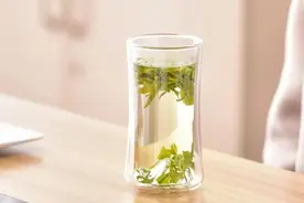 为什么喜欢用玻璃杯泡茶？图片