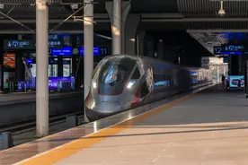 成都东站车次恢复正常图片