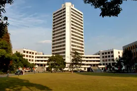 云南412分考生被厦大录取，看到学费却胆怯了，“捡漏”价值不菲图片