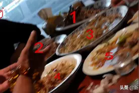 仨人五个菜，剩了！婚宴几十桌剩菜，扔了！舌尖上的浪费咋解决？图片