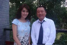 范伟和妻子结婚27年无绯闻，今妻子貌美如花似27岁，范伟却已老图片
