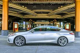 2020年雷克萨斯ES 350 F运动型：只有3.5升V6才配得上豪华图片