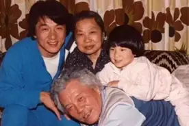 成龙两个哥哥被父亲遗落在安徽，大哥81二哥75，他们只见过一次面图片