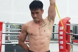 邱建良或迎来两件大事？娶美女主持人、终结播求，拳迷：别被掏空图片