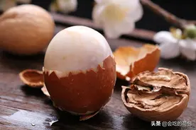 夏天，核桃和鸡蛋是绝配，我家每周煮2回，很多人不知道有什么用图片
