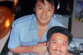 最早到丧礼现场，周星驰并非无情人，3个细节体现他对吴孟达的爱图片