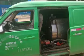 石家庄：面包车改装成“流动加油车”，90后男子进建筑工地卖柴油图片