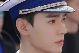 48位男明星军装照：肖战王一博龚俊帅气，鹿晗千玺陈晓沙溢意外？图片