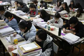 安徽一公立高中违规收528名复读生，人均八千，被教育部点名通报图片
