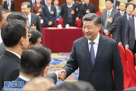 “不能被轻歌曼舞所误，不能‘隔江犹唱后庭花’”，总书记的提醒说给谁听？图片