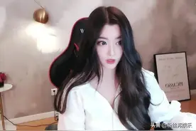 与大哥谈恋爱被偷拍视频，女主播晓夏晒单身证明，停播一月后回归图片