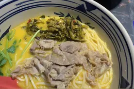 如果现在的你还不怎么爱吃面，那“文章捞面”便会让你爱上吃面！图片