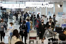 韩国5月小长假到来 金浦机场重现热闹景象图片