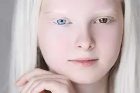 美得不像人类！她被网友称为“最美瞳孔”看一眼就让人沦陷了图片