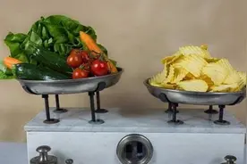 糖尿病怕吃哪些食物？记住1条黄金准则，控糖很简单图片