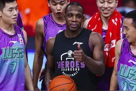 CBA球鞋面面观｜CBA历史得分王的脚下穿着和你一样的鞋图片