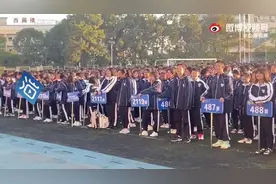 （视频）@太原人！中学校长幽默劝导学生不要早恋：下手太早，质量不好图片