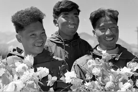“百年党史百人讲”第40期：1960年，中国登山队成功从北坡登顶珠穆朗玛峰图片