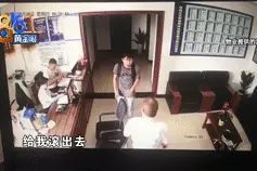 中介小伙去查水电，小区物业不让，发生激烈争执……「小伙提供了录音，物业提供了监控」图片