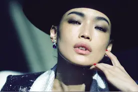 舒淇 周韵 Harper's Bazaar 2014 12月 周是姜文的老婆图片