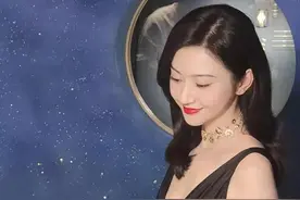 景甜、章若楠、于文文现身活动，虽然都是女明星，但看着却不一样图片
