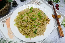 莆田仙游特色小吃，口感劲道味道鲜，生意好坏就看焖面味道好不好图片