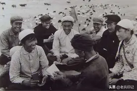 1970年代，内蒙古吉尔嘎郎图生产队，学大寨的先进事迹图片