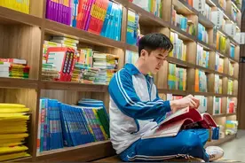 他因抑郁症休学近2年，曾尝试复学失败，父母该如何反省？图片