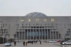 情妇馆的误读让郭老背锅，网友：该换了，专家：不能换图片