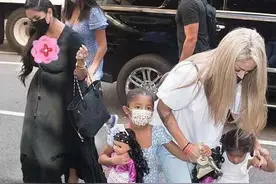 科比妻子穿衣放得开！带三个女儿亮相秀丰满身材，2岁小女儿好萌图片
