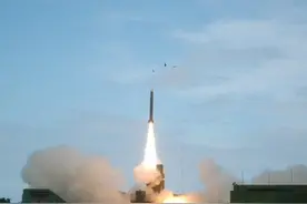 24日起，台军连续试射火炮，关键时刻，解放军军舰现身台湾周边图片