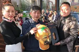 金殿酒庄举行艺术家联动品鉴会，加持品牌艺术调性，差异化竞争图片