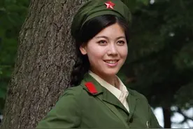 连队俩主官，为了一个兵结下梁子，许多年后相逢一笑泯恩仇图片