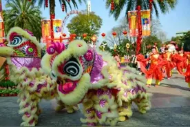 全家总动员，来金牛打年兽了图片