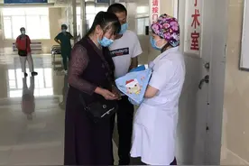 14分钟！“最美一跪”挽救胎儿生命图片