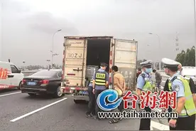 厦门：废品？危险品？车被扣了才明白，无证无资质司机运送废旧铅酸蓄电池被查，面临数万元罚款图片