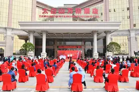 苗阜用相声致敬盖世的秦军英雄!图片