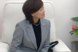 各国第一夫人穿丝袜：安倍昭惠穿衣风格保守，65岁布里吉特不服老图片