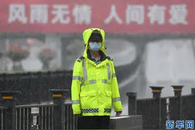 新华全媒+｜郑州发布暴雨红色预警图片