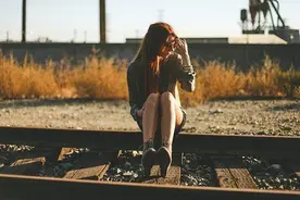 中年女人对你有情的迹象：允许你触碰这些隐私图片